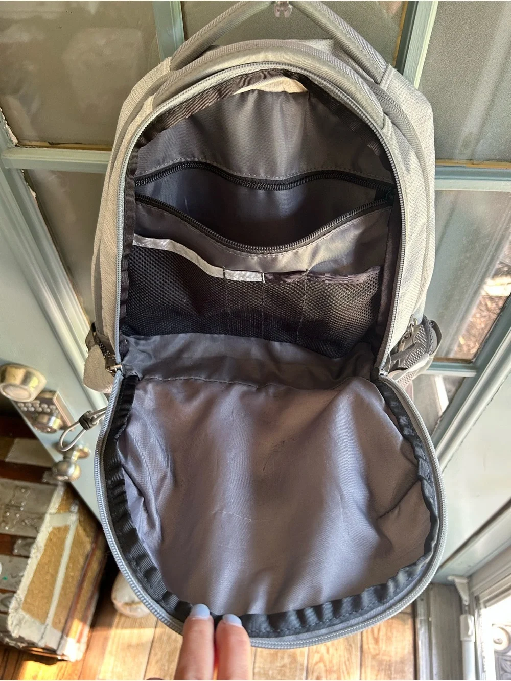 The North Face Jester Backpack Laptop Sleeve Daypack Travel Bag 27 L White Grey